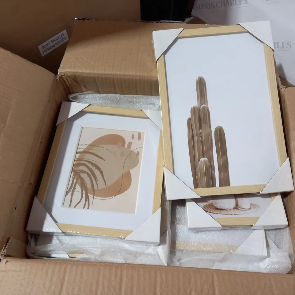 BOXED DESIGNER SET OF WOOD EFFECT PICTURE FRAME SET