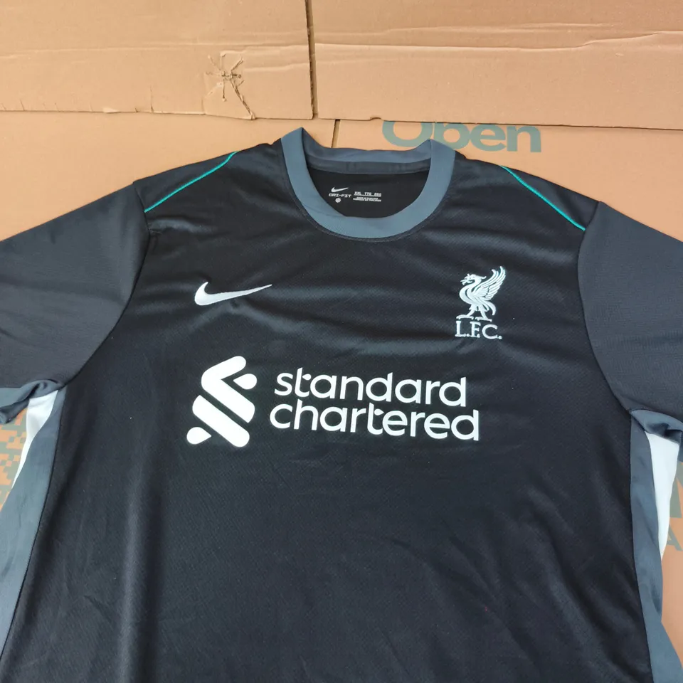 LIVERPOOL FC FOOTBALL SHIRT – SIZE XXL