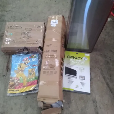 PALLET OF ASSORTED ITEMS INCLUDING PRIVACY FILTER, KMINA COMFORT CHAIR WITH HANDLES, BOWSER COSTUME, INOFIA SMALL DOUBLE MATTRESS TOPPER