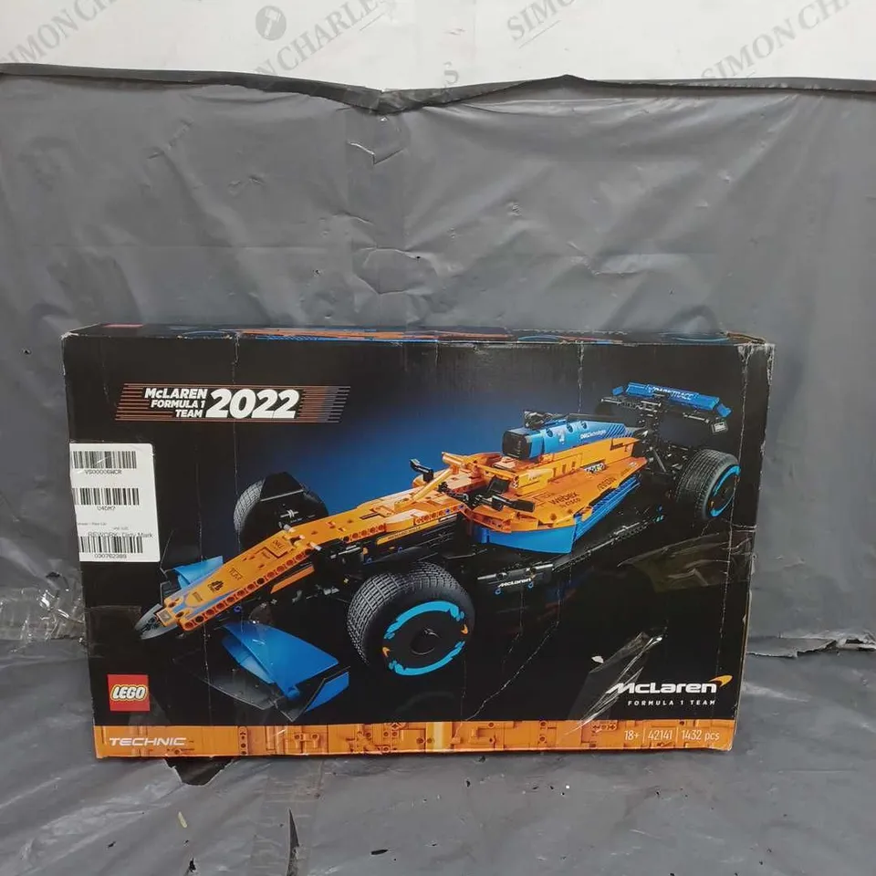 BOXED LEGO TECHNIC MCLAREN FORMULA 1 RACE CAR 2022 (42141) RRP £169.99