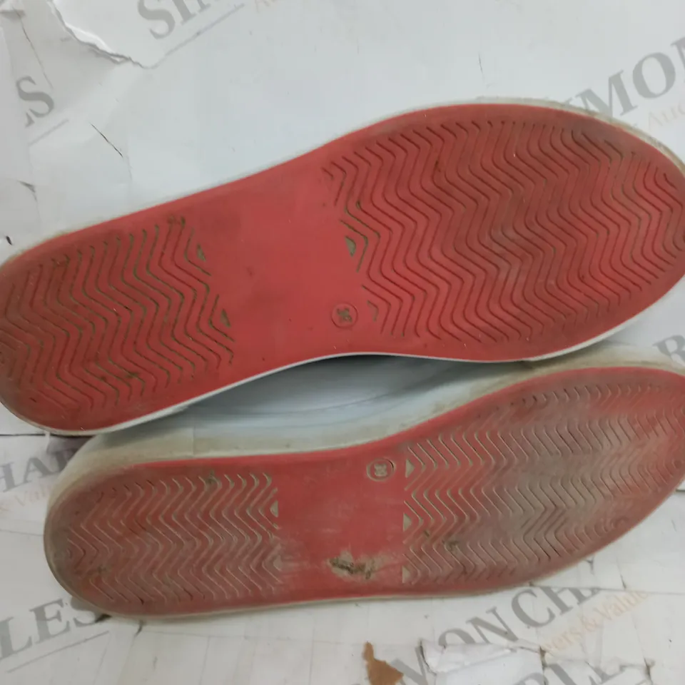 RUTH LANGSFORD WHITE ZIP TRAINERS - SIZE 6