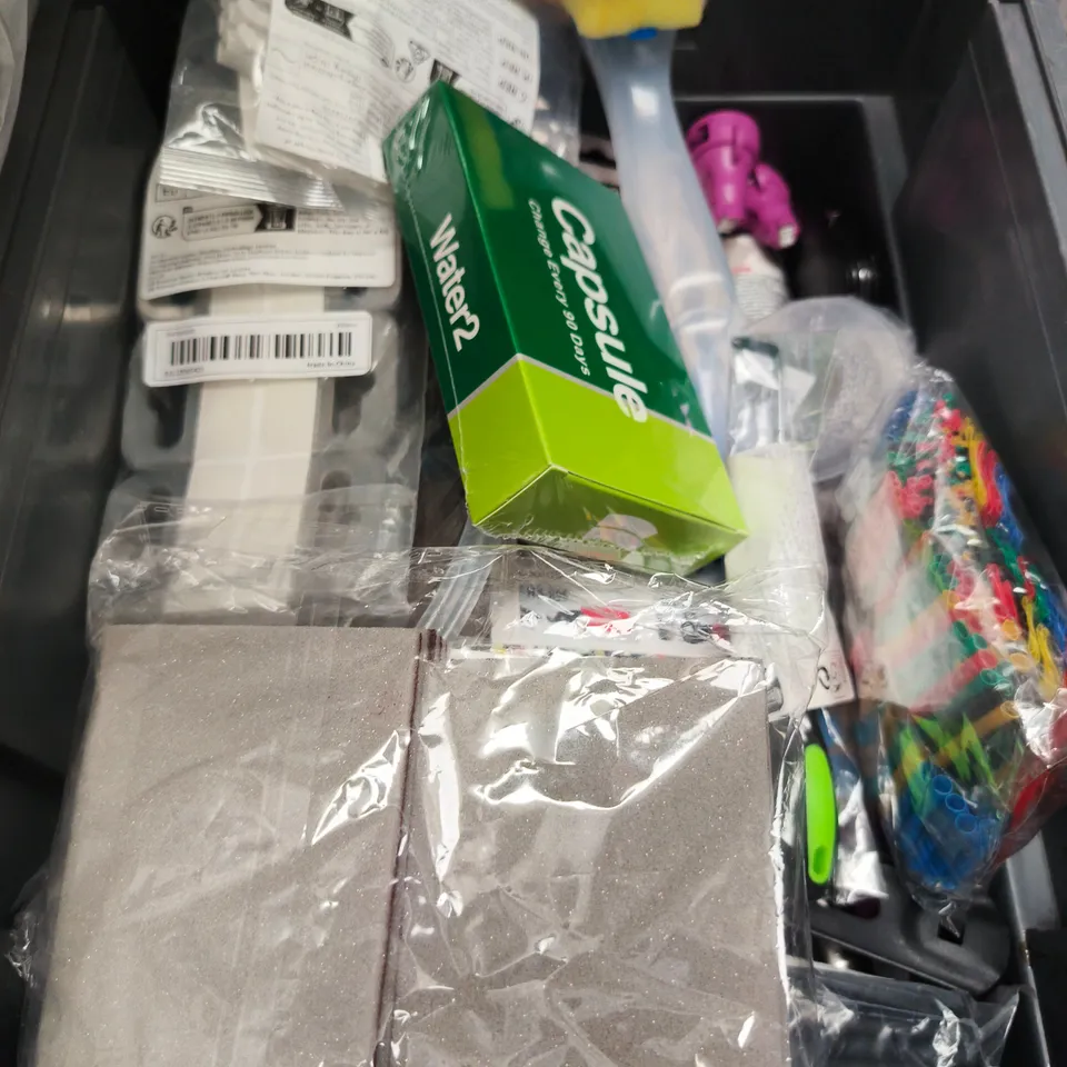 APPROXIMATELY 15 ASSORTED HOUSEHOLD PRODUCTS TO INCLUDE 7 DAY PILL BOX, PRE-SOFTENED BOAT WAX AND BUTYL RUBBER