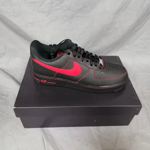 NIKE AIR FORCE 1 LOW SNEAKERS – BLACK WITH RED SWOOSH SIZE 8 UK