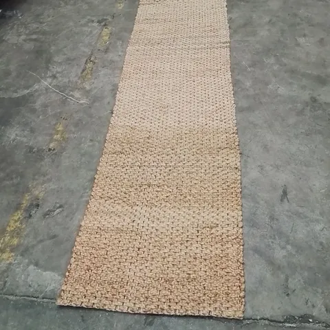 QUALITY DESIGNER AREA RUG - APPROXIMATELY 230X60CM