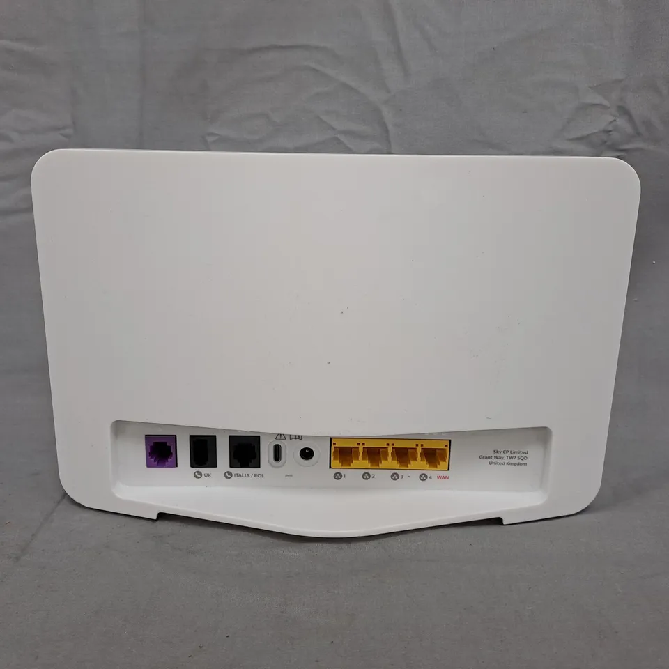 SKY SR213-02-UK-WHT WIRELESS ROUTER