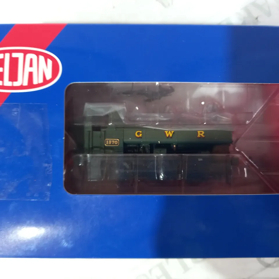 HELJAN 1322 1370 GWR GREEN MODEL TRAIN