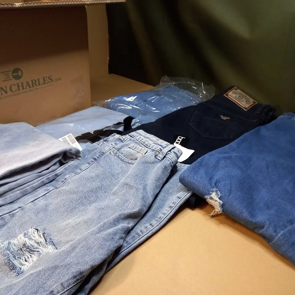 BOX OF APPROX 8 ASSORTED JEANS/DENIM ITEMS VARYING IN SIZE/COLOUR/STYLE