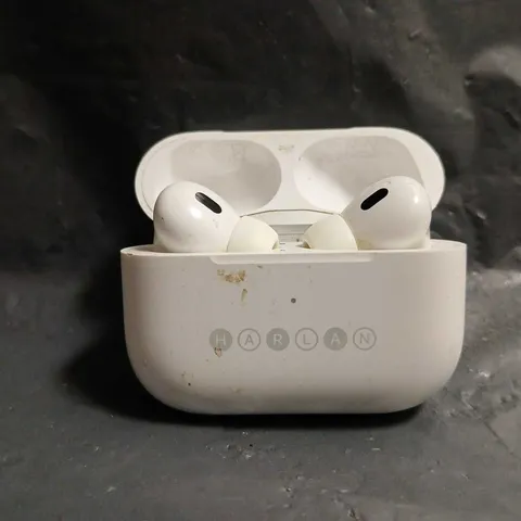 AIRPODS PRO (2ND GENERATION) MAGSAFE CHARGING CASE: A2700