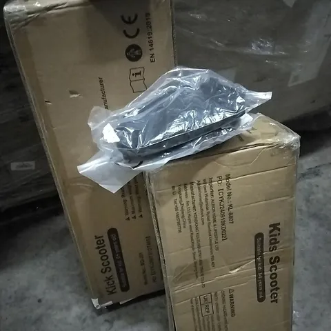 PALLET OF HOUSEHOLD ITEMS TO INCLUDE SOFA BED,KICK SCOOTER, KIDS SCOOTER, BAGGED CLOTHING, MOBILE PHONE LED LIGHT AND OTHER ASSORTED ITEMS...