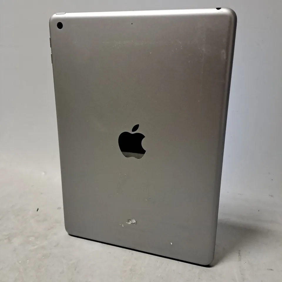 APPLE IPAD A1822 