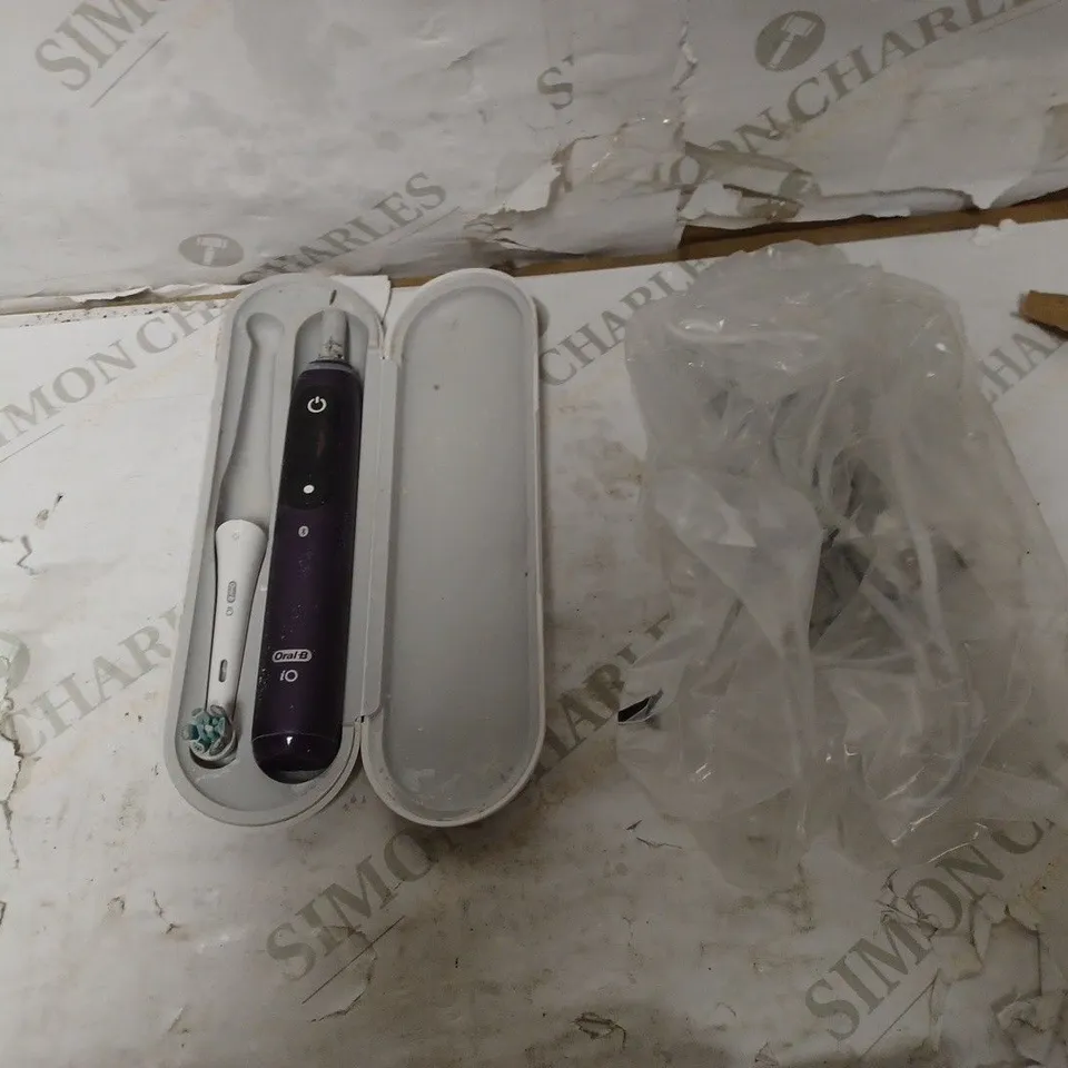 ORAL B IO SERIES 8 ELECTRIC TOOTHBRUSH