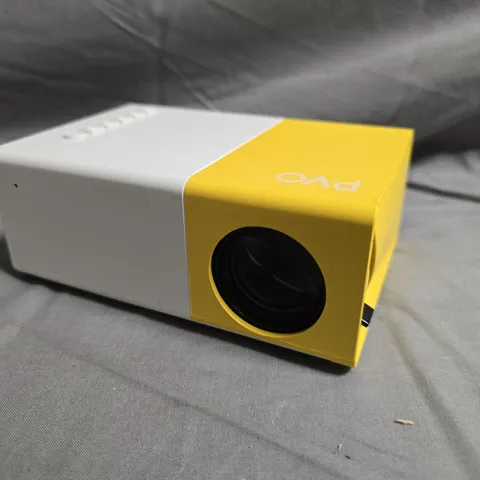 LED PROJECTOR – TFT-LCD