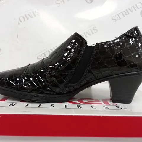 BOXED RIEKER LOW HEELED SHOE BOOTS, BLACK CROC - SIZE 6.5