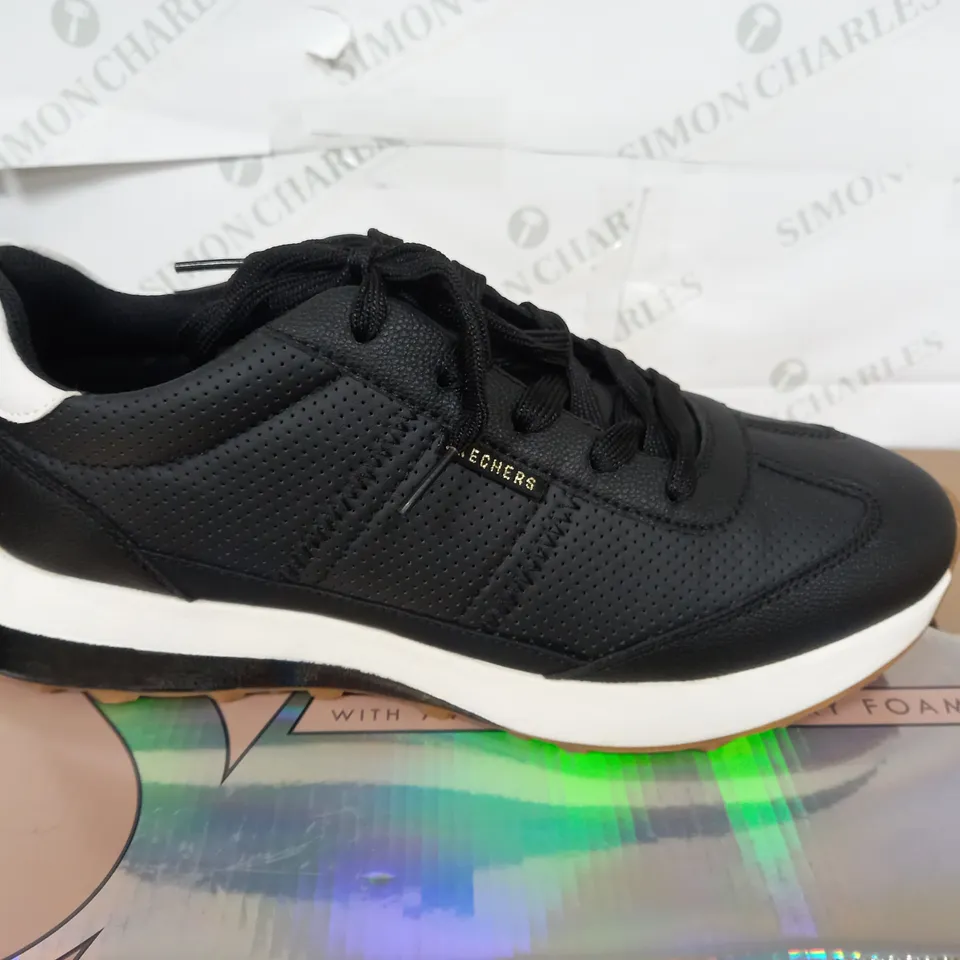 SKECHERS STREET LOS ANGELES IN BLACK SIZE 7 