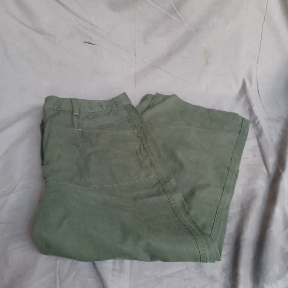 WHITE STUFF TROUSERS IN GREEN SIZE 14