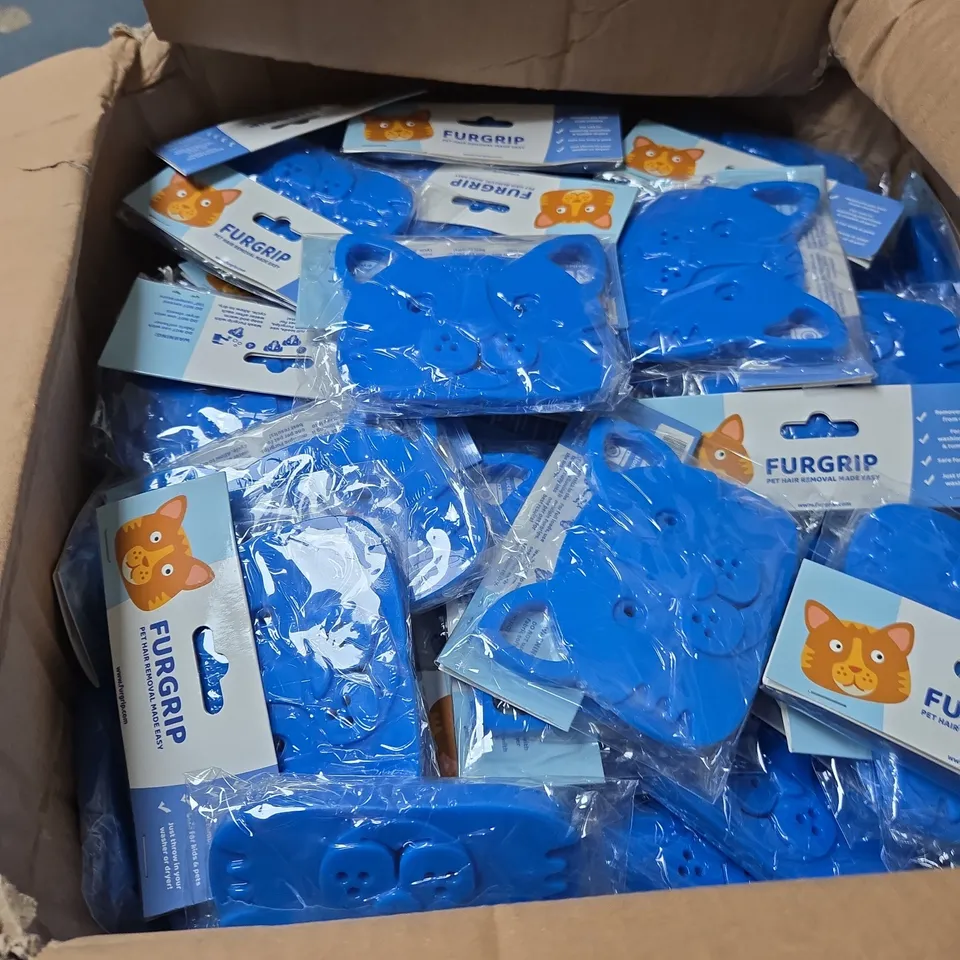 BOX OF APPROXIMATELY 150 FURGRIP LAUNDRY PET HAIR REMOVERS - CAT