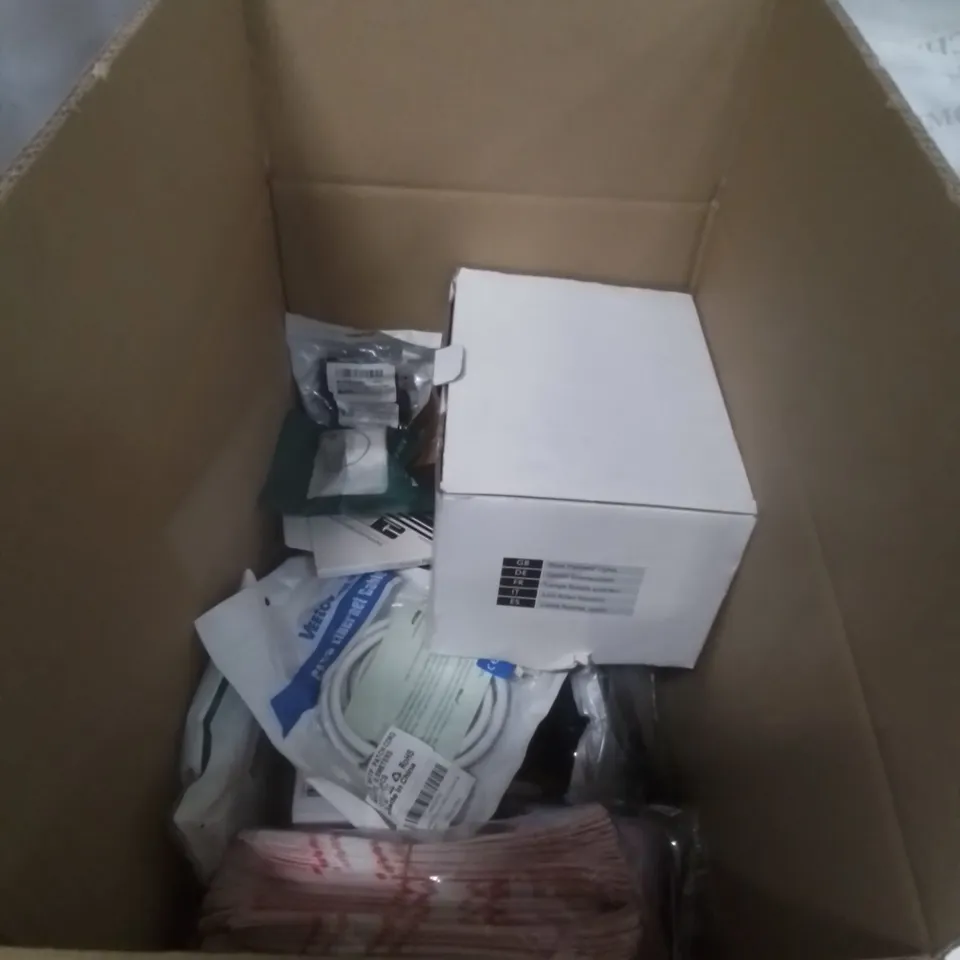 BOX OF ASSORTED ELECTRICAL GOODS TO INCLUDE; SOLAR POWERED STRING LIGHTS, EVIL DEAD RISE BLUERAY, EARFUN KIDS HEADPHONES ETC