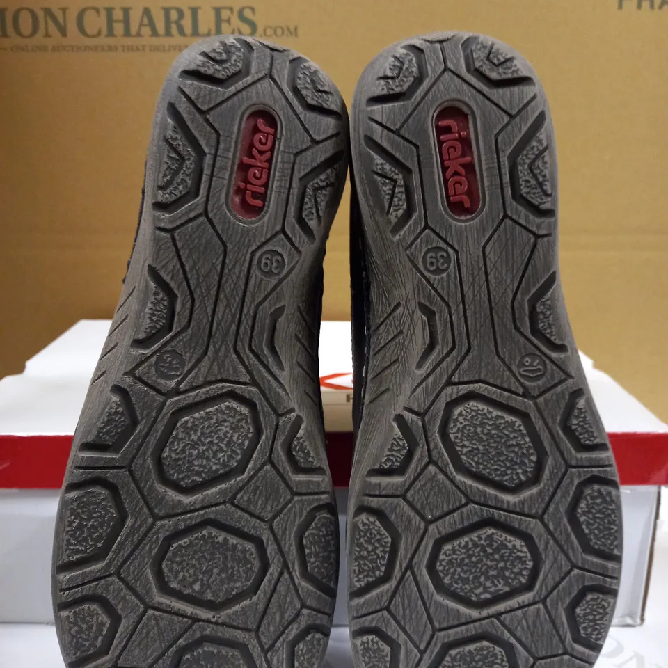 RIEKER CHELSEA BOOTIE SIZE 6
