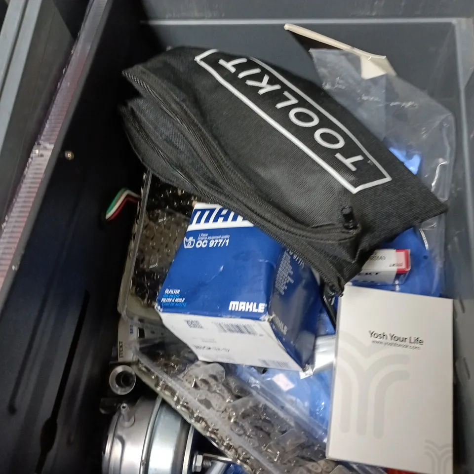 BOX OF APPROXIMATELY 12 ASSORTED AUTOMOTIVE ITEMS INCLUDING UNIVERSAL CONTROLLER , CAR BULBS AND WHEEL HUB REPAIR