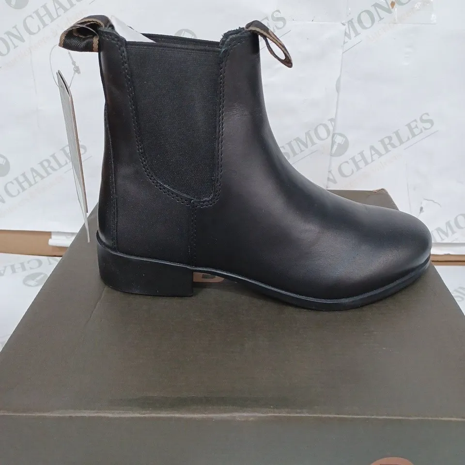 BOXED PAIR OF DUBLIN FOUNDATION JODHPUR BOOTS - BLACK / SIZE: CHILD UK 3 