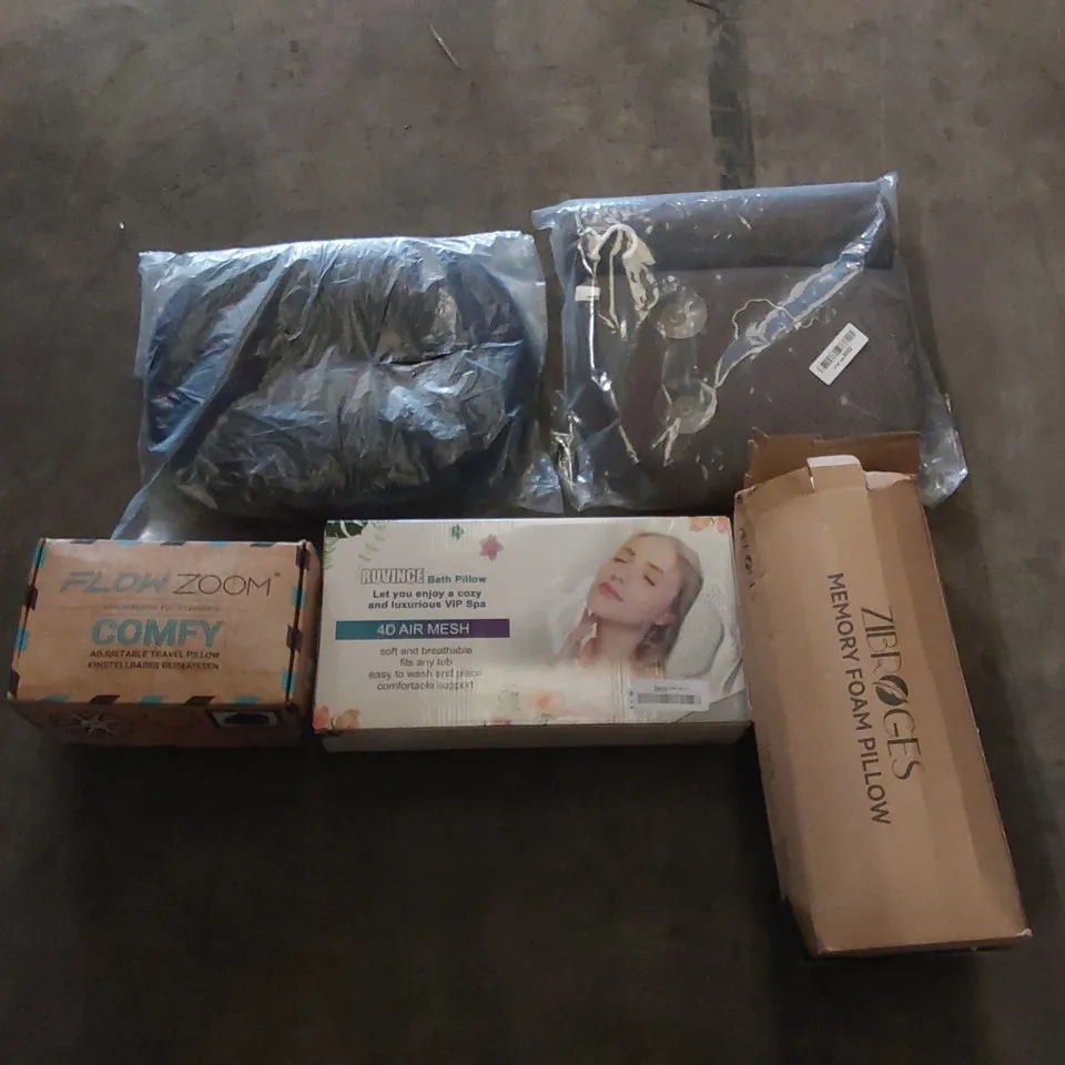 PALLET TO CONTAIN A LARGE ASSORTMENT OF PILLOWS AND CUSHIONS // BRANDS MAY VARY