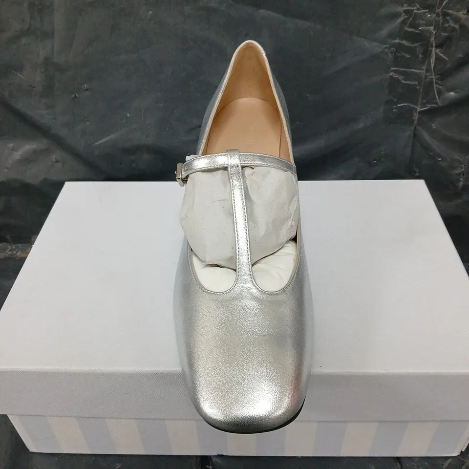 BOXED PAIR OF RUSSELL AND BROMLEY TABBY SHOES - UK SIZE 41