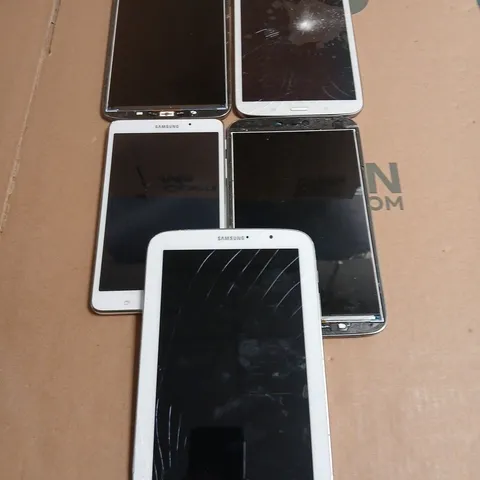 5 X ASSORTED SAMSUNG TABLETS IN VARIOUS MODELS 