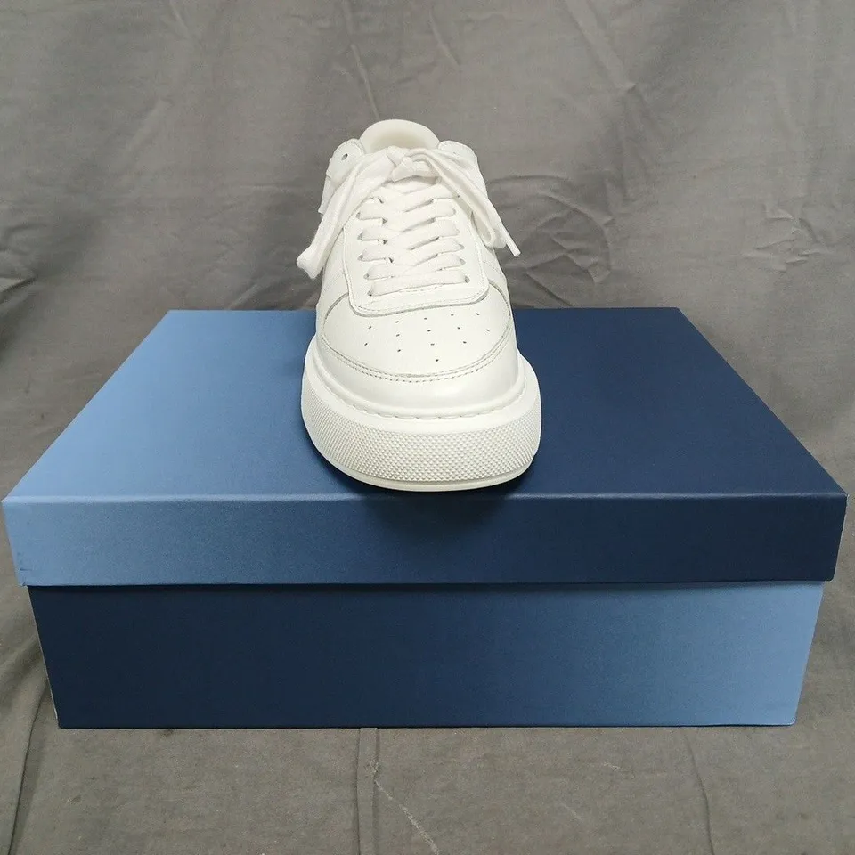 BOXED PAIR OF CLEENS COURT TRAINERS IN WHITE TUMBLED LEATHER SIZE UK 7.5