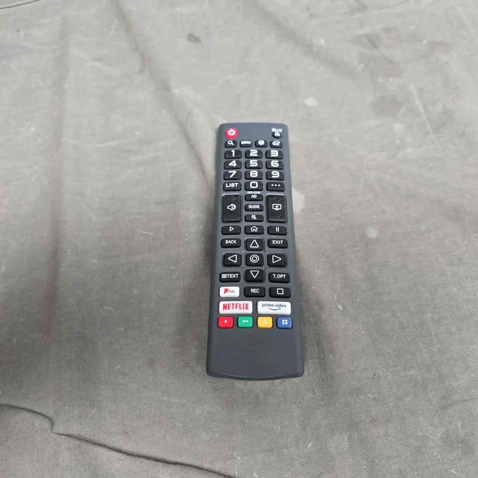 BOXED CELLO C2424W5 SMART TRAVELLER HD TV