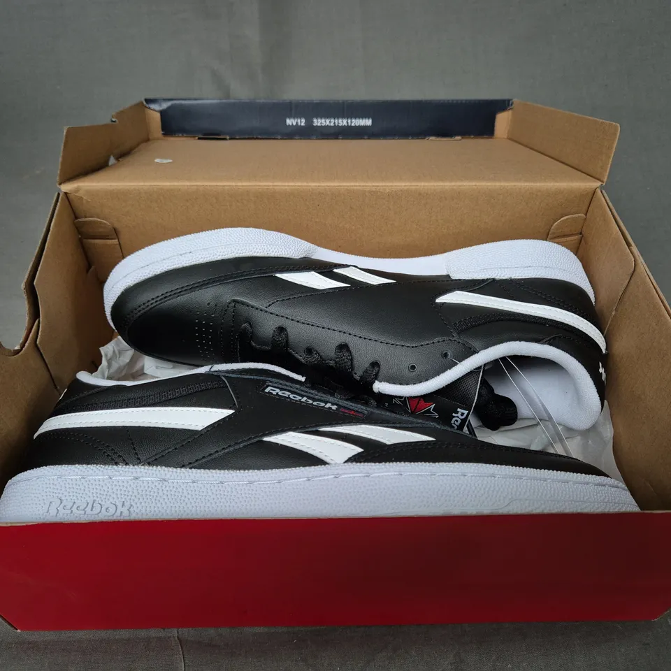 BRAND NEW BOXED PAIR OF REEBOK CLUB C REVENGE MEN'S TENNIS SHOES IN BLACK/WHITE UK SIZE 9.5