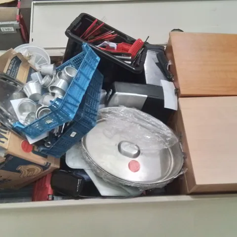 PALLET CONTAINING VARIOUS ASSORTED CATERING AND HAIR STYLING EQUIPMENT IN A LARGE METAL COMMERCIAL CABINET 
