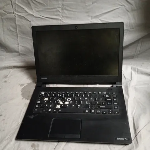 TOSHIBA SATELLITE PRO R40-C LAPTOP – KEYBOARD DAMAGED, BLACK