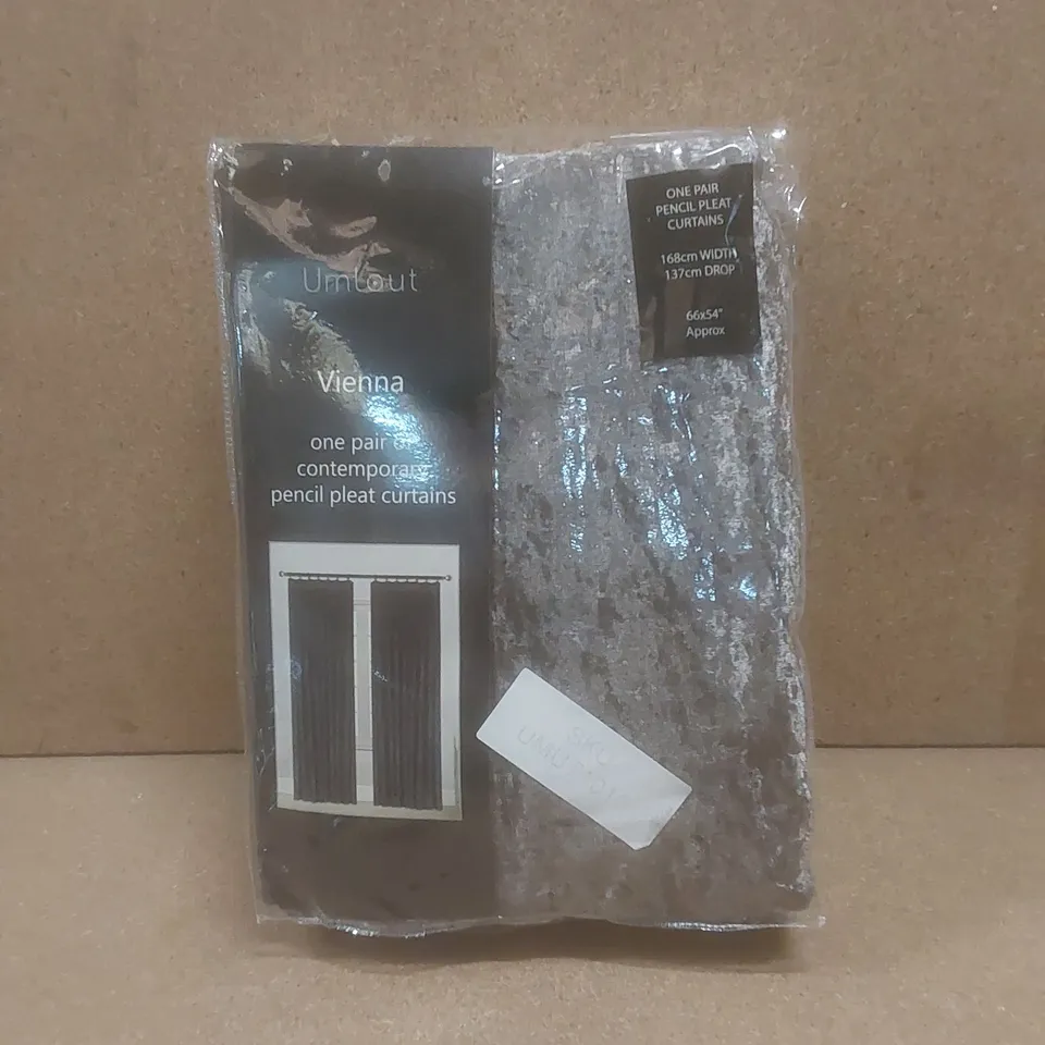 BRAND NEW SEALED UMLOUT VIENNA PENCIL PLEAT CURTAINS - GREY // SIZE: 168 X 137cm
