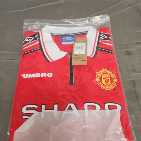 BAGGED RETRO MANCHESTER UNITED HOME JERSEY - SIZE L