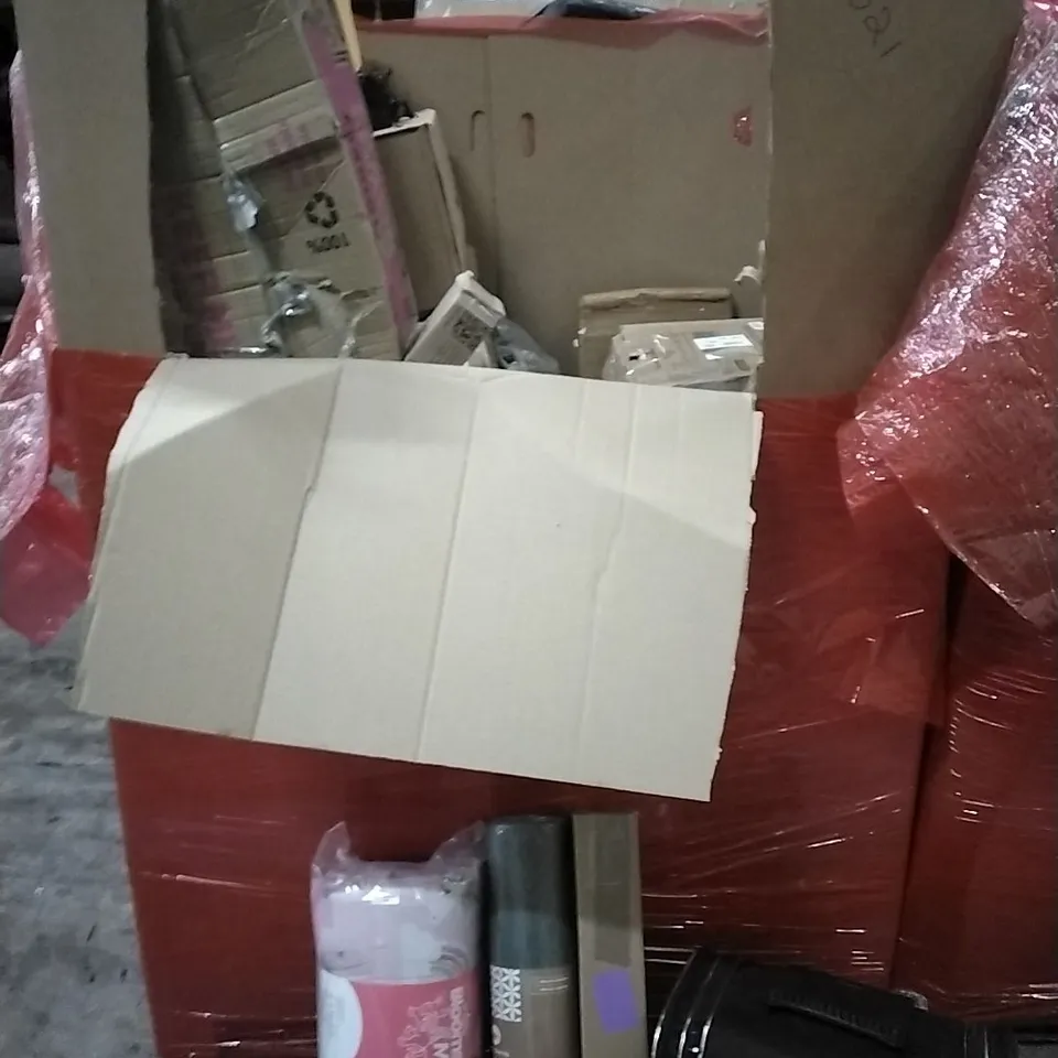 PALLET OF HOUSEHOLD ITEMS TO INCLUDE MAGIC UNICORN NAP MAT, YOGA MAT, FLOATING SHELF, TRAVEL BAG AND OTHER ASSORTED ITEMS...