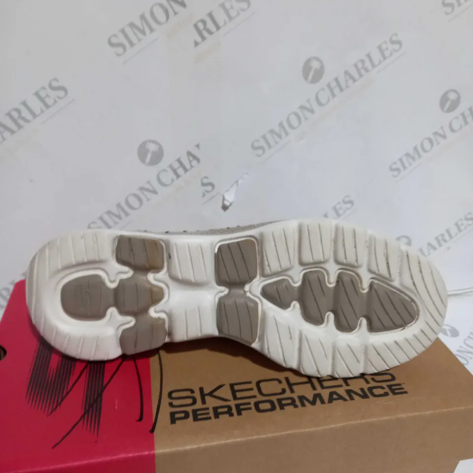 SKECHERS FLAT KNIT SLIP ON TRAINER - UK 7