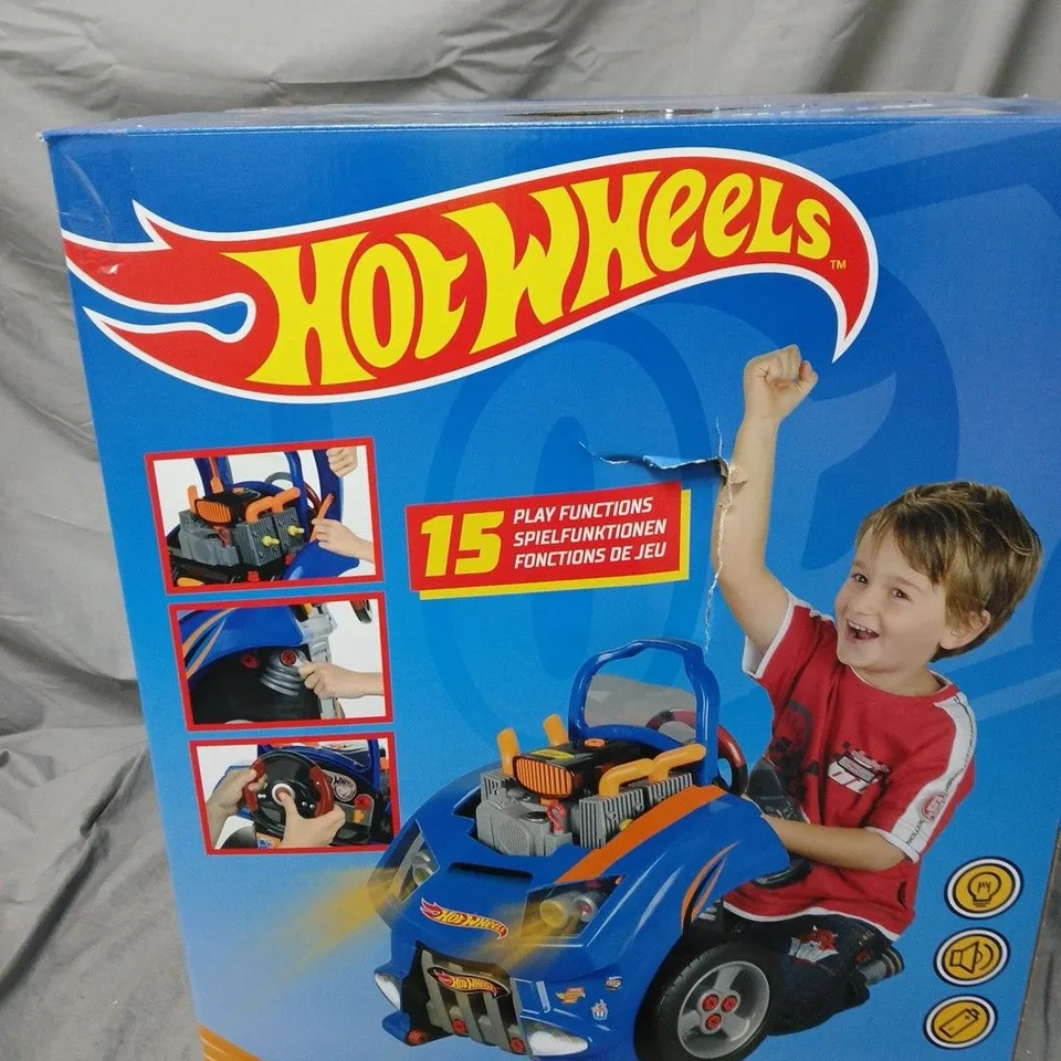 HOT WHEELS CAR ENGINE PLAYSET