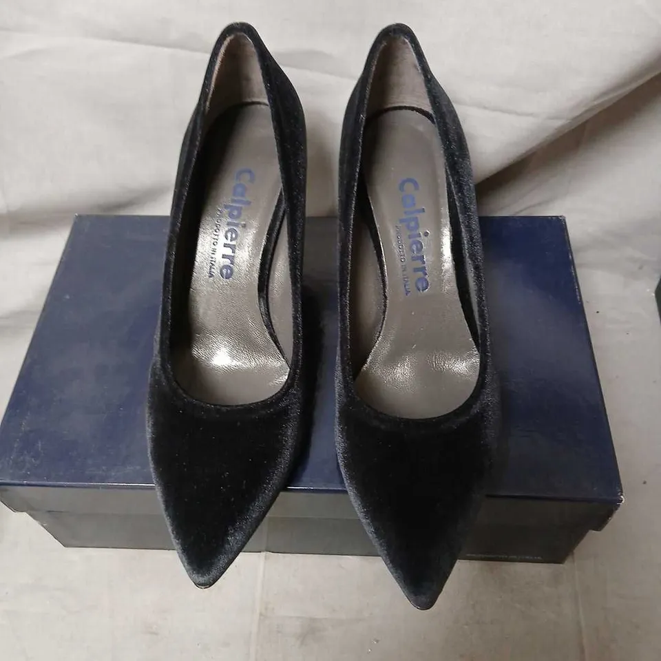 CALPIERRE VELVET BLACK DESIGNER SHOES – UK 4.5 (EU 37.5)