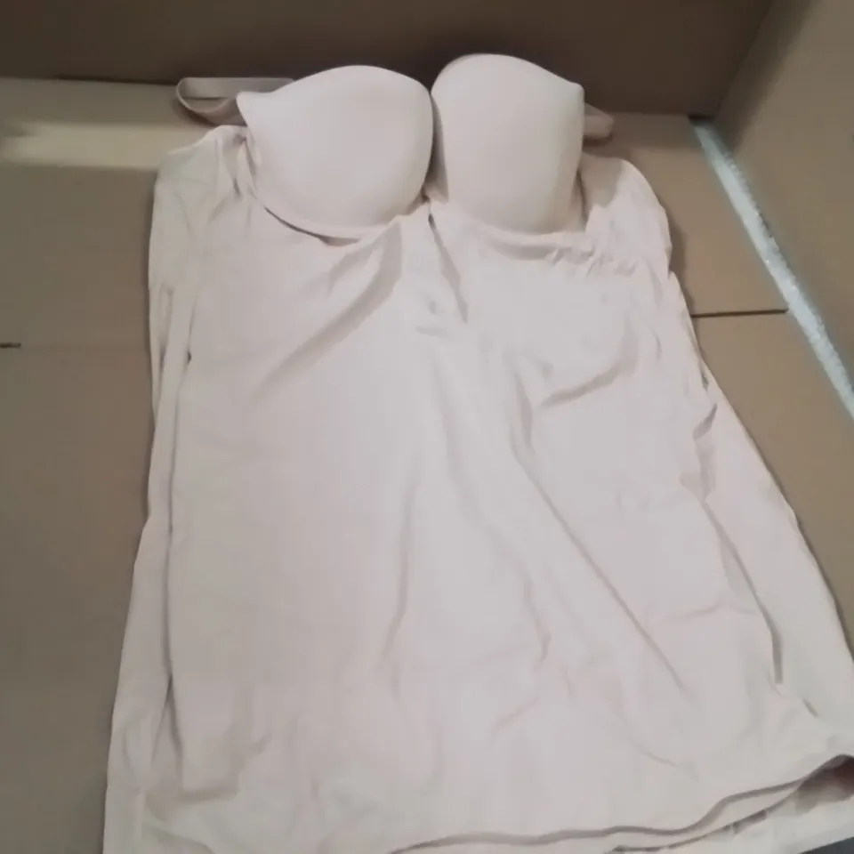 BOX CONTAINING APPROXIMATELY 8 BRAND NEW SIMPLY BE FL SMOOTHING SLIP BODYSUIT LATTE 48C