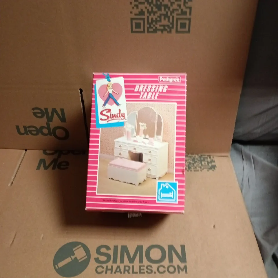 BOXED SINDY PEDIGREE DRESSING TABLE 