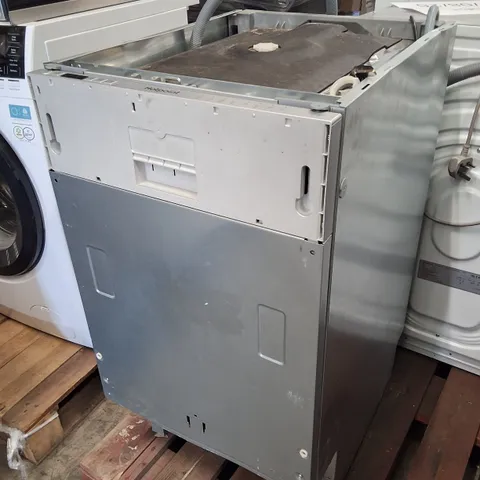 HOTPOINT HSIC3T127UKN FULLY INTEGRATED SLIMLINE DISHWASHER - SILVER CONTROL PANEL
