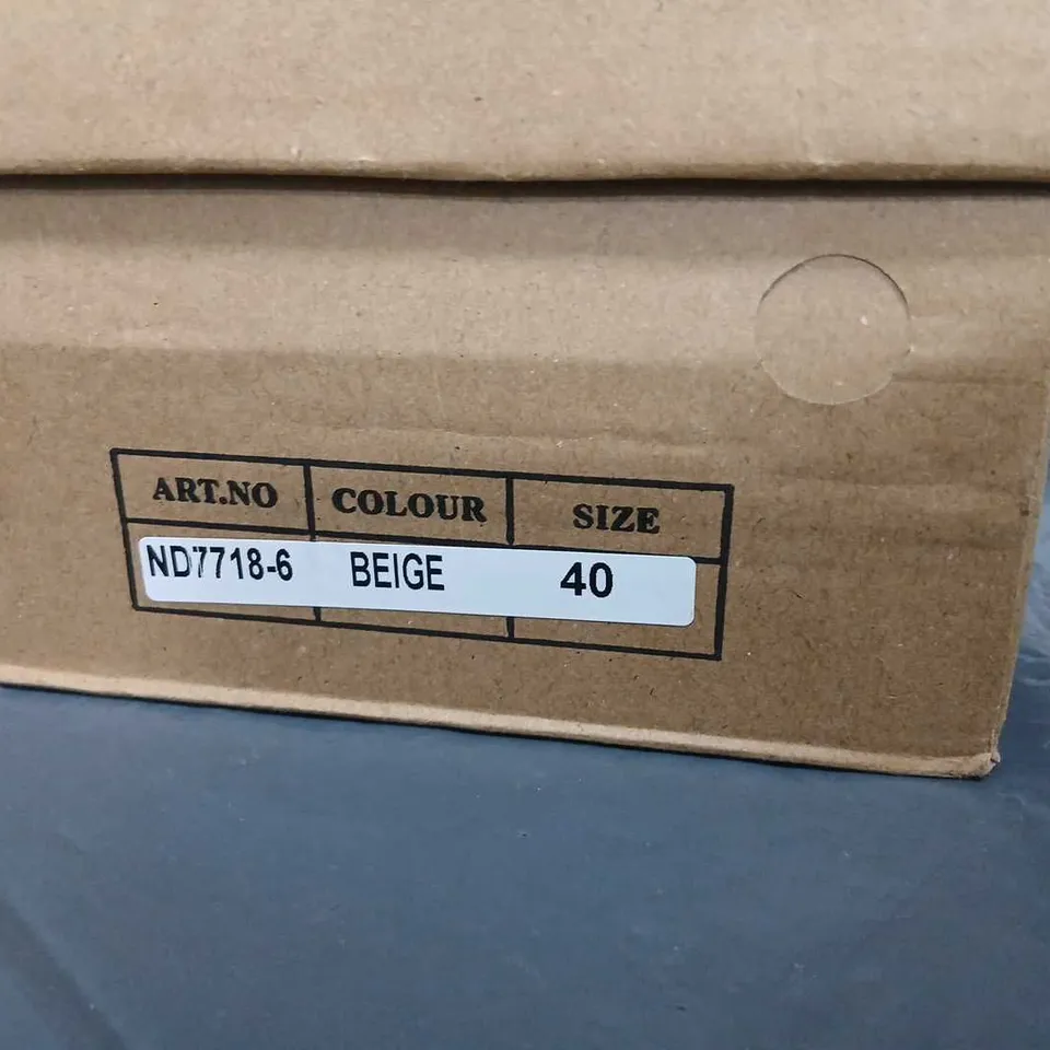 UGG BEIGE SUEDE BOOTS, UK 7 (EU 40)