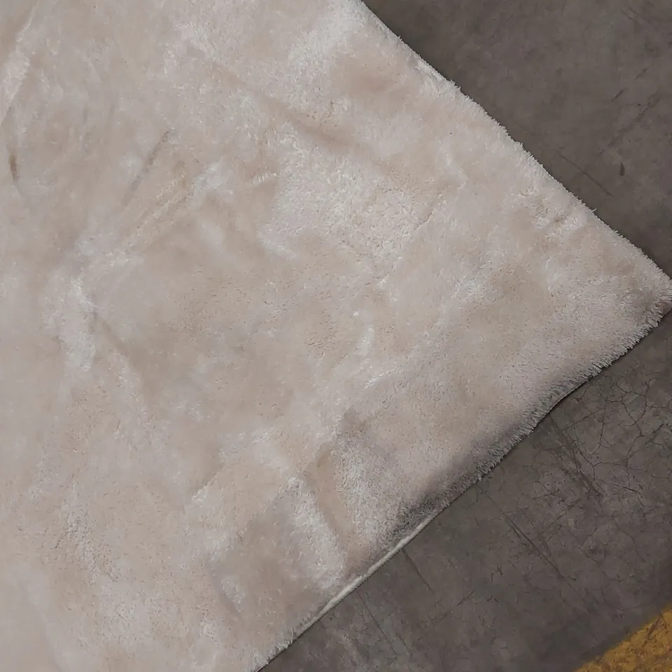 QUALITY DESIGNER AREA RUG - APPROXIMATELY 335 x 240cm