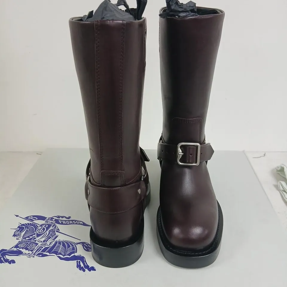 BURBERRY LEATHER KNEE-HIGH BOOTS – AUBERGINE, UK 3 (EU 36), BUCKLE STRAP