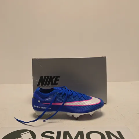 NIKE FOOTBALL BOOTS - BLUE WITH PINK SWOOSH (BOXED) SIZE UK 7.5