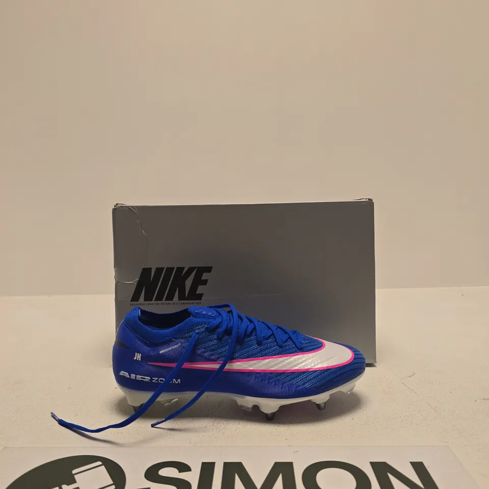 NIKE FOOTBALL BOOTS - BLUE WITH PINK SWOOSH (BOXED) SIZE UK 7.5