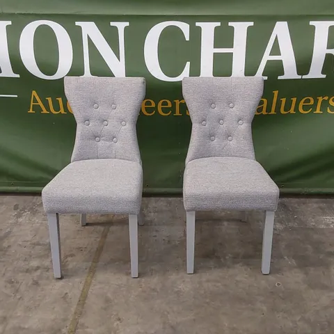SET OF 2 BEWLEY LIGHT GREY FABRIC BUTTON BACK DINING CHAIRS WITH GREY LEGS