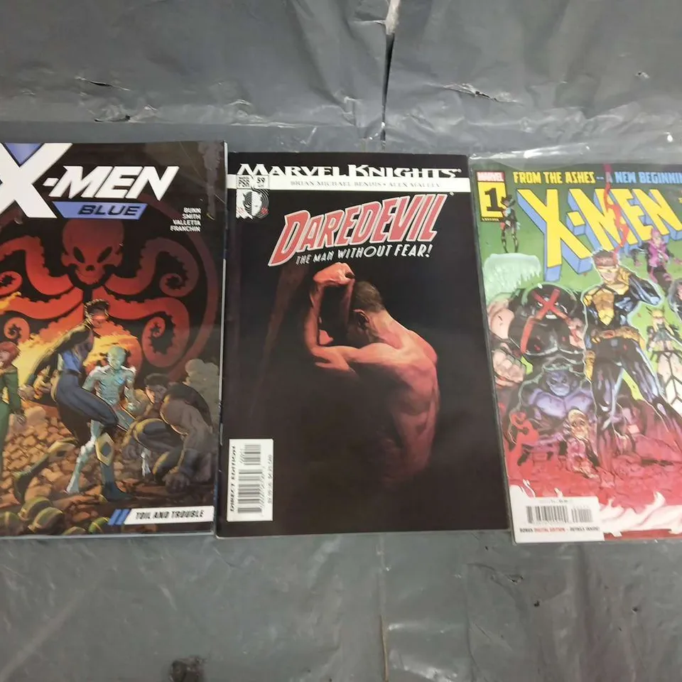 APPROXIMATELY 16 ASSORTED MARVEL COMICS TO INCLUDE; DAREDEVIL FANTASTIC FOUR, MOON KNIGHT AND PSYLOCKE