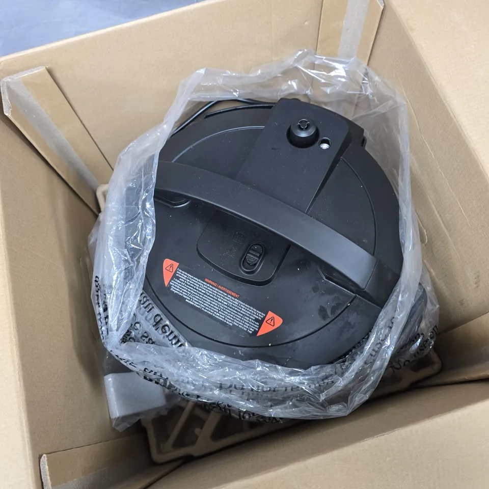 INSTANT POT MULTICOOKER XL