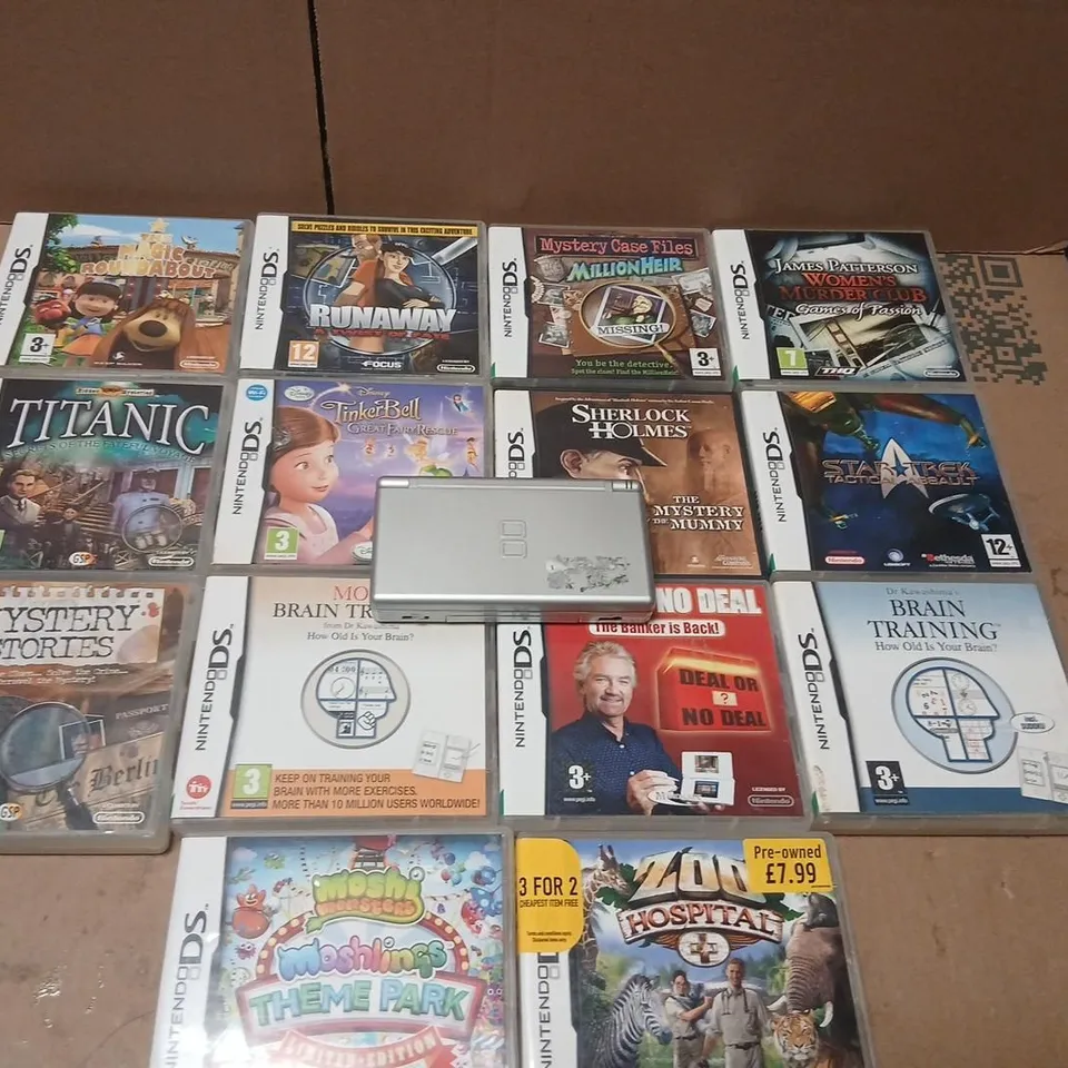 NINTENDO DS HANDHELD GAMES CONSOLE WITH FOURTEEN ASSORTED GAMES 